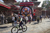 <b>NPL1036</b><br>Nepal; Kathmandu; Street; People; UNESCO; Durbar; Bicycle; Crowd; Hinduism; Kala Bhairava; Walk