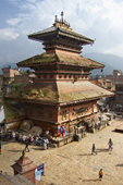 <b>NPL1085</b><br>Nepal; Kathmandu; Bhaktapur; Nyatapola; Temple; Hinduism; Street; People; Tourist; Village; Panorama