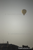 <b>TKY1030</b><br>Turquia, Cappadocia, Anatolia, Göreme, Sunrise, View, Landscape, Shadow, People, Viewpoint, Aerostatic balloon, Balloon, Morning, Lifestyle